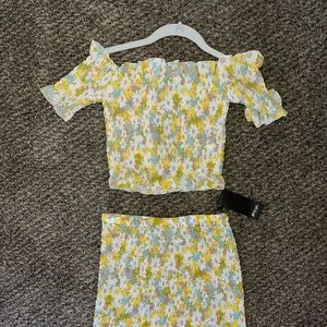 Super cute matching skirt set